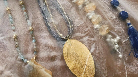 traveling with necklaces