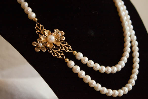 vintage pearl necklace